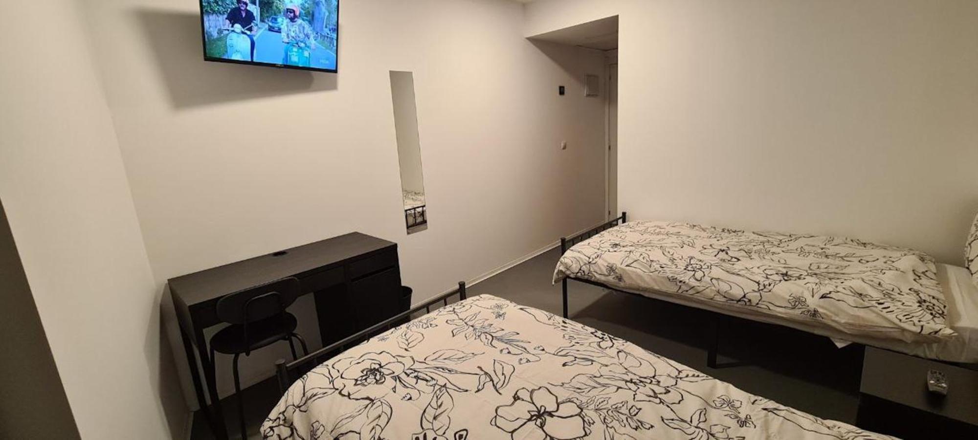Hostal Nana B&B Аройо де ла Енкомиенда Екстериор снимка